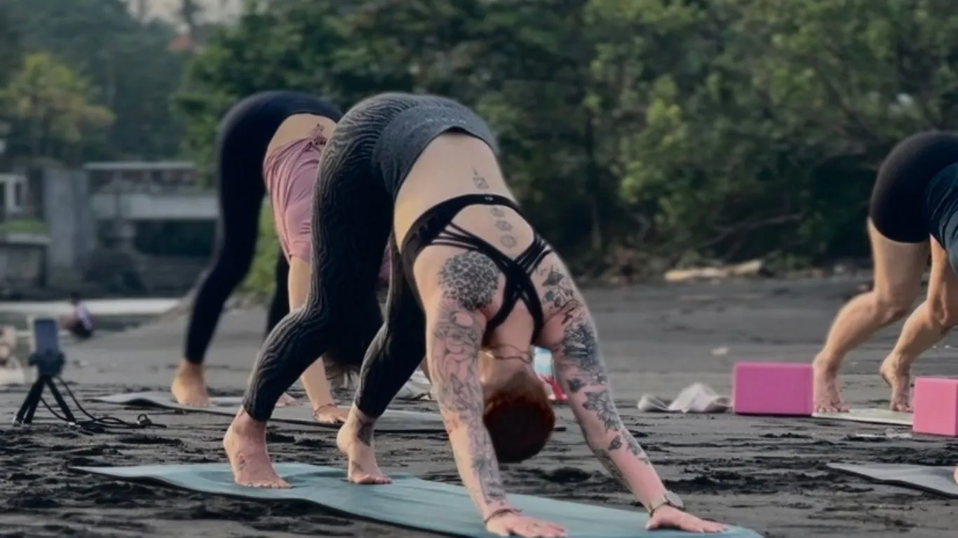 300 hours yoga teacher train in bali 2025