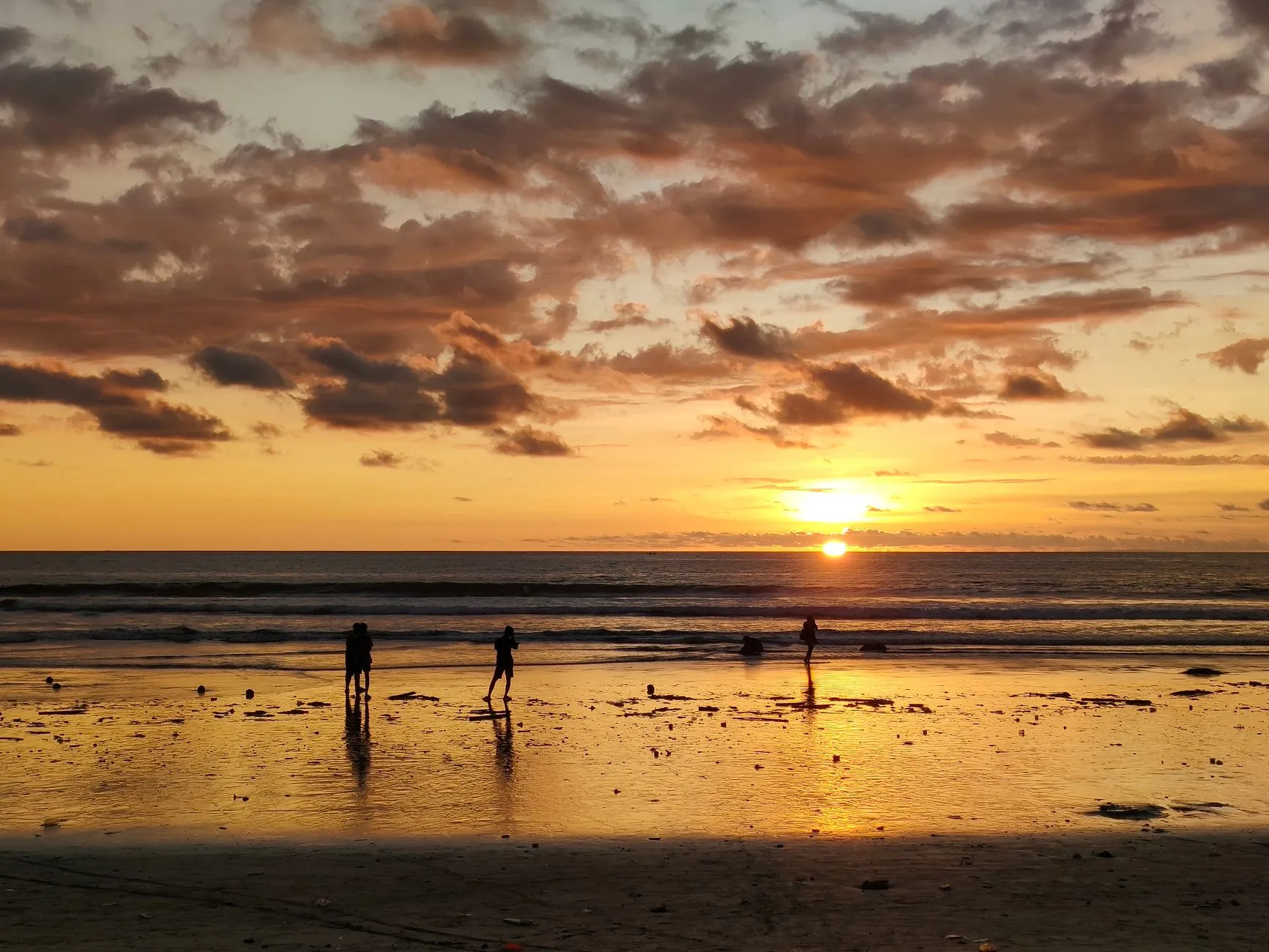Bali beach sunset viewed during a yoga retreat Yoga Retreat in Bali
