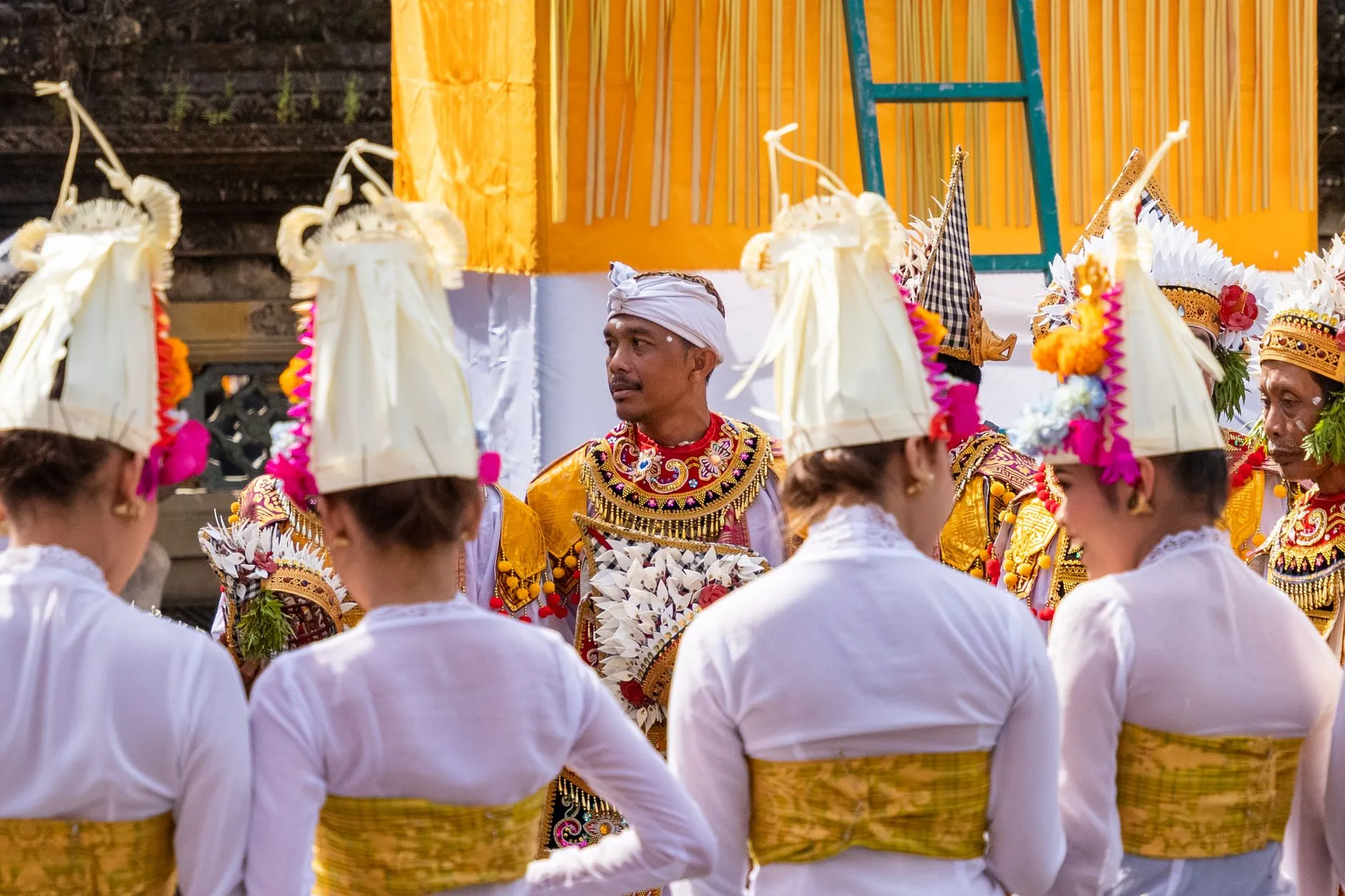 Yoga Training Bali - Balinese Culture Balinese traditional ceremony integrated into yoga training.