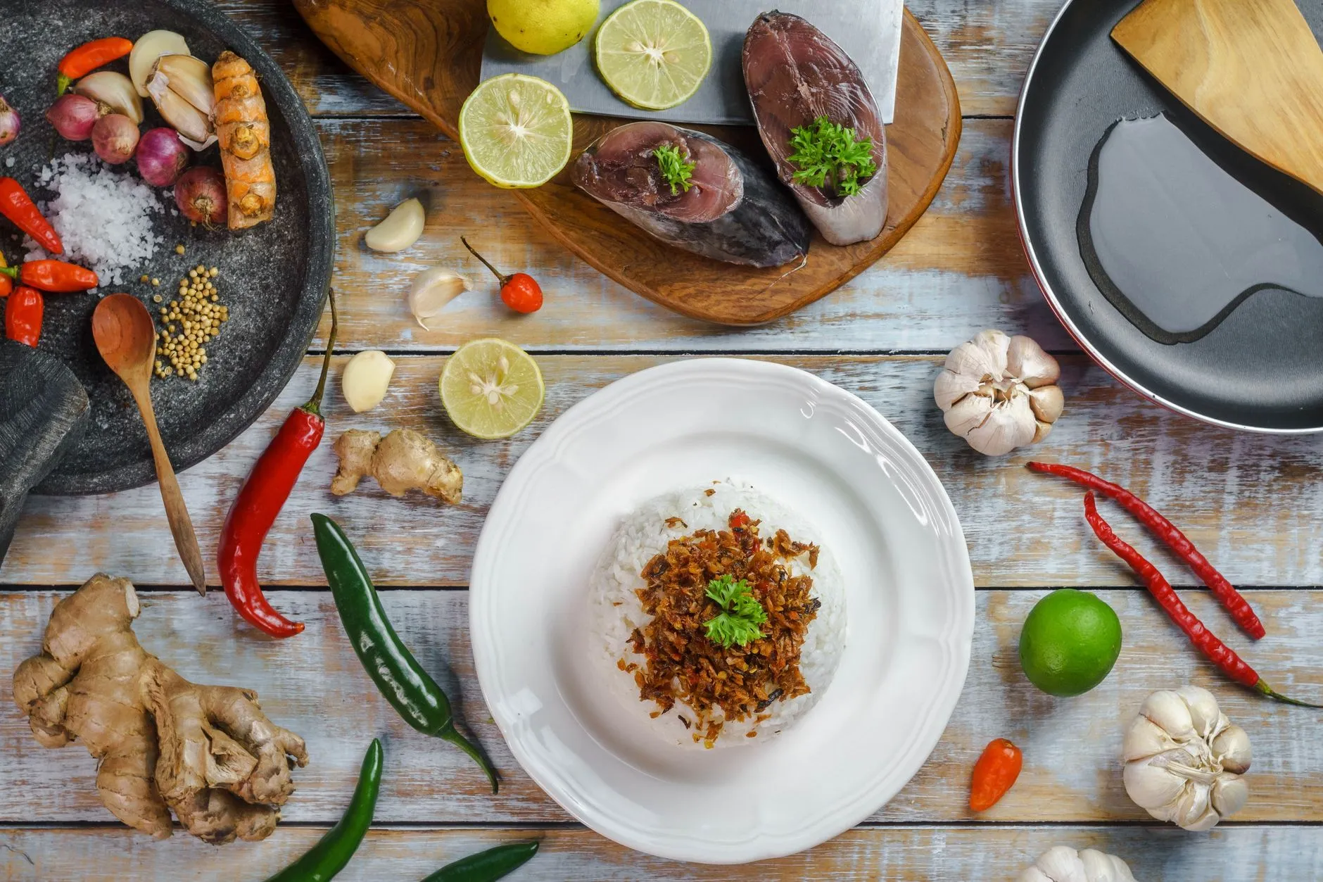 Вкусная здоровая еда, подаваемая на йога-ретрите на Бали